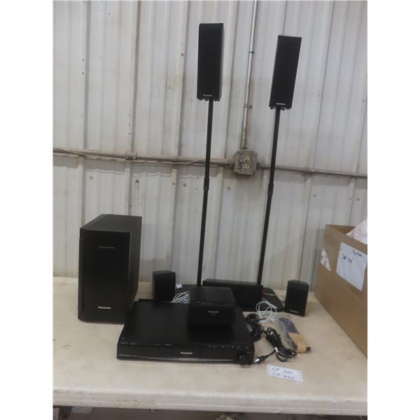 Panasonic DVD Home Theatre Sound System, Model SC-PT760 New or Store Return