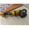 Image 2 : DeWalt 20V Cordless 4 1/2" Grinder Battery, Two Amp-Hour Charger, Grinding Wheels, and Bag