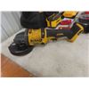 Image 4 : DeWalt 20V Cordless 4 1/2" Grinder Battery, Two Amp-Hour Charger, Grinding Wheels, and Bag
