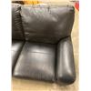 Image 6 : Leather Or Leather-Style 78" Couch