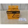 Image 1 : DeWalt 20V Lithium-Ion Two-Pack Battery