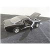 Image 5 : Two 1/24 Scale Die-Cast Cars Including 1965 Mustang and 2011 Mustang