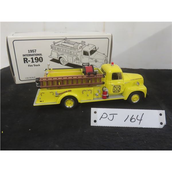 1957 International R-190 Fire Truck, 1/34 Scale