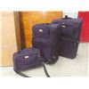 Image 1 : Three-Piece VIA Rail Portable Luggage Set