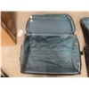 Image 8 : Three-Piece VIA Rail Portable Luggage Set