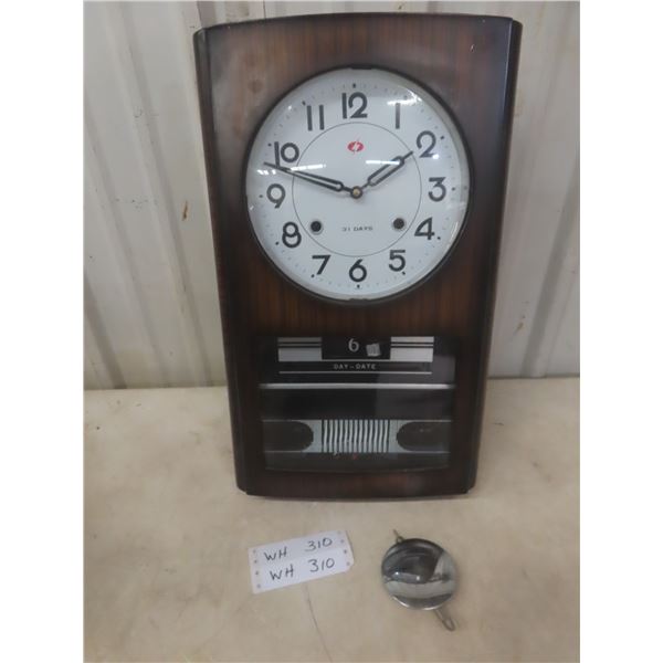 Vintage Mechanical Thirty-One-Day Wind-Up Wall Clock 2 Keys