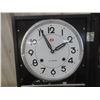 Image 5 : Vintage Mechanical Thirty-One-Day Wind-Up Wall Clock 2 Keys