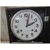 Image 9 : Vintage Mechanical Thirty-One-Day Wind-Up Wall Clock 2 Keys