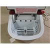 Image 2 : Frigidaire Electric Ice Maker