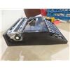 Image 4 : Vintage Underwood Model 2320 Typewriter With Case