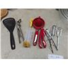 Image 9 : Four Pyrex Nesting Bowls, Cutting Board, Proctor Silex Toaster, Black and Decker Mixer, Wooden Spoo