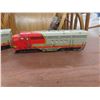Image 11 : Vintage Lionel O-Gauge Model Train Set and Accessories