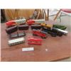 Image 1 : Vintage Lionel O-Gauge Model Train Set and Accessories