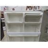 Image 15 : White Westinghouse Two-Door Refrigerator 