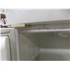 Image 18 : White Westinghouse Two-Door Refrigerator 