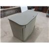 Image 2 : Rubbermaid Deck Chest