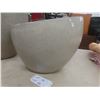 Image 4 : Two Ceramic Planters, Smaller Planter Has Crack