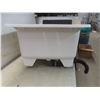 Image 6 : Laundry Room Sink With Four Steel Legs