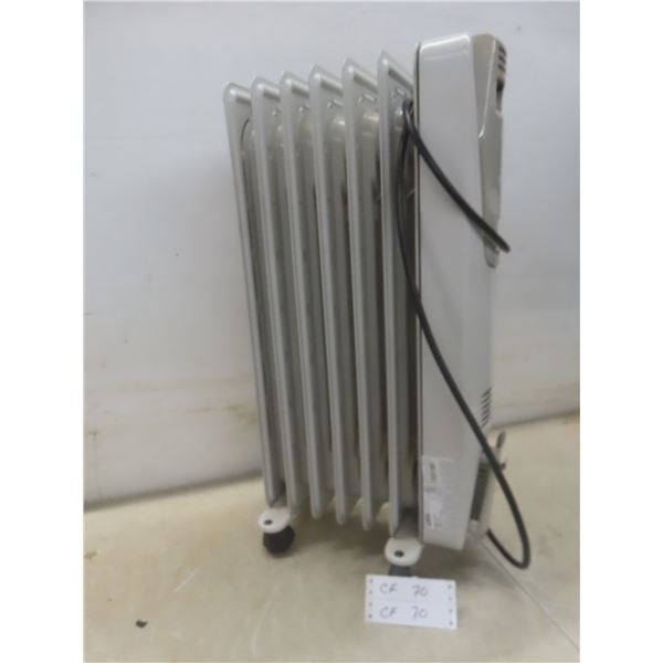 DeLonghi Oil-Filled Radiator Space Heater, 1500 Watts
