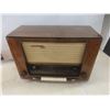 Image 11 : Grundig Tube Radio, Customer States Working