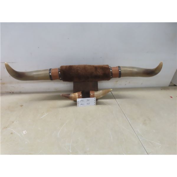 Mounted Longhorn Steer Horns With Leather and Faux Fur Wrapped Wall Mount, 26" Across
