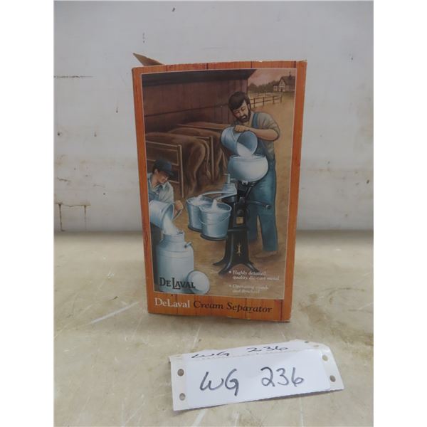Collectible Ertl 1/7 Scale Cream Separator With Box