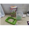 Image 6 : B+D Single-Cup Coffee Maker, Two CN Water Bottles, Starfrit Fry Slicer, Apple Corer, Silverware Tra