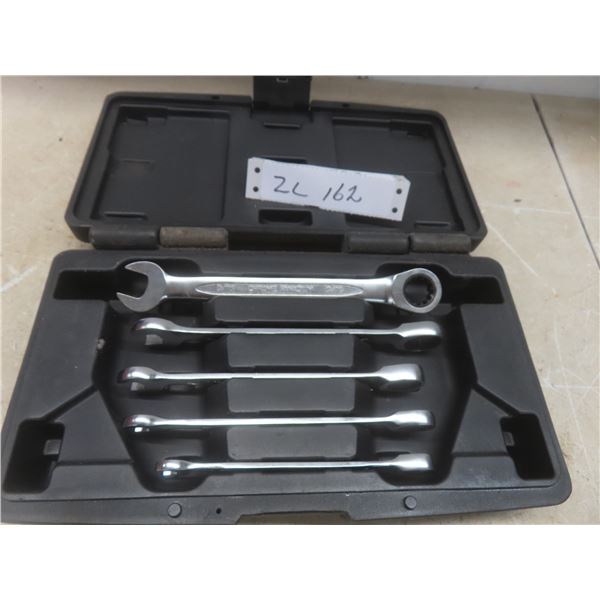 Pro-Point Five-Piece Ratcheting Wrench Set SAE With Case