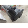 Image 5 : Leather Or Leather Style Recliner