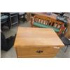 Image 5 : Dresser With Four Drawers, Maple, 37" x 25" x 16"