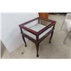 Image 2 : Display End Table Or Stand, 24" x 17" x 22"