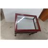 Image 3 : Display End Table Or Stand, 24" x 17" x 22"