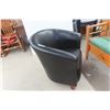 Image 3 : Leather Or Leather Style Arm Chair