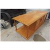 Image 4 : Oak Coffee Table, 22" x 27" x 65"