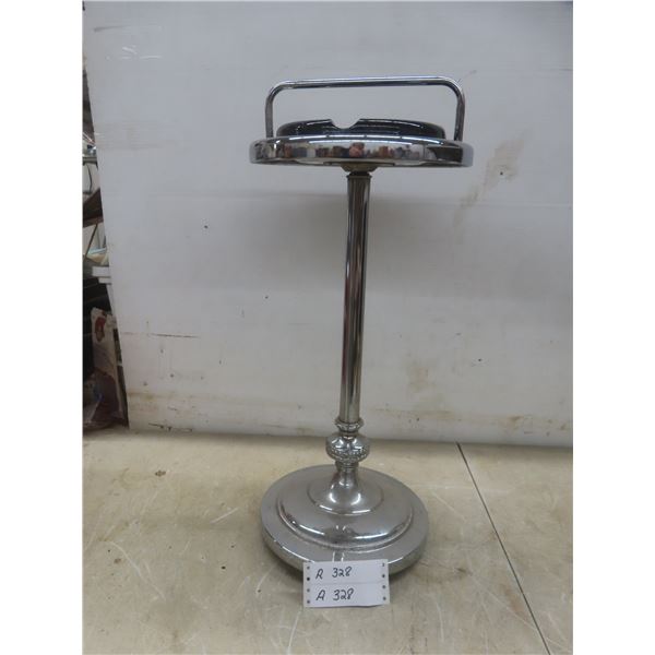 Vtg Chrome Standup Ashtray w/ Glass Ashtray