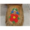 Image 10 : Vtg First Nations Cree Beaded Rabbit Fur Trim Buckskin Moccasins/Mukluks, Soles 10 Inches in Length