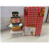 Image 6 : Vtg Garfield Lot Incl 3D Picture in Frame, Ornament in Box, Plush and Adult Large Sweatshirt