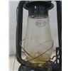 Image 6 : Dietz No. 80 Blizzard Oil Burning Lantern in Green Finish, 16" High, w/ Handle