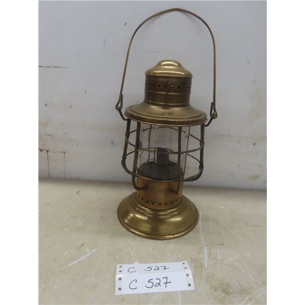 Vtg Brass Lantern Mfg by Univ Metal Spinning and Stamping Co., 12" High w/ Handle