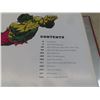 Image 3 : The Marvel Vault: A Museum in a Book w/ Rare Collectibles From the World of Marvel