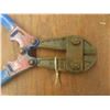 Image 3 : Tire Chain Adjusters and Bolt Cutters