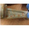 Image 4 : Tire Chain Adjusters and Bolt Cutters