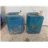 Image 8 : Igloo Cooler and Two Jugs for Liquid, Needs Cleaning