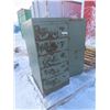 Image 1 : 2 Metal Filing Cabinets 28" x 18 1/2" x 42"