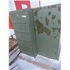 Image 2 : 2 Metal Filing Cabinets 28" x 18 1/2" x 42"
