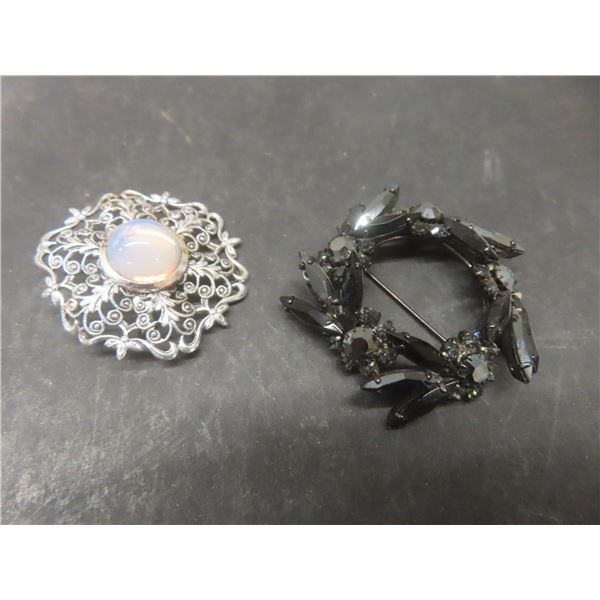 Assorted Fashion Jewelry Incl Brooches, Rhinestone Necklace, Beads