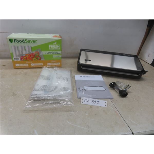 FoodSaver Vacuum Sealing System w/ Extra Bags