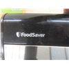 Image 6 : FoodSaver Vacuum Sealing System w/ Extra Bags
