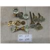 Image 1 : 9- Vintage Glass door Knobs, Axels, & Parts