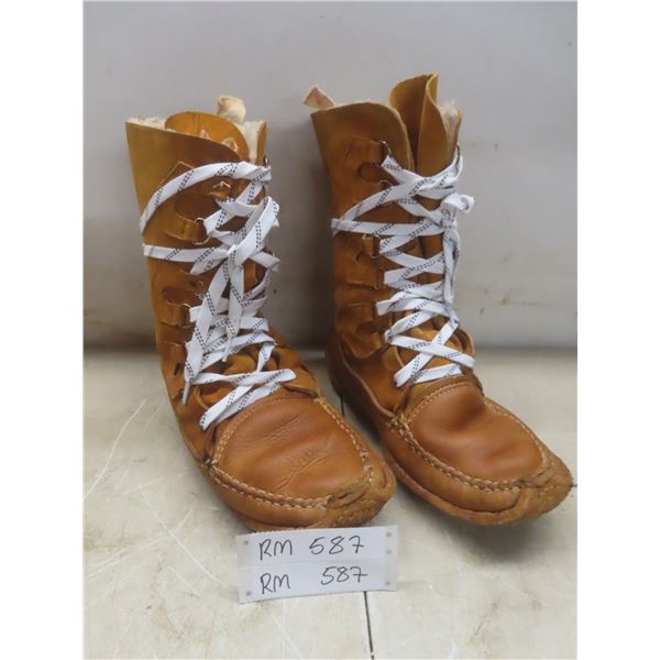 Vintage Men's Mukluks Leather & Rubber Bottoms Size 11